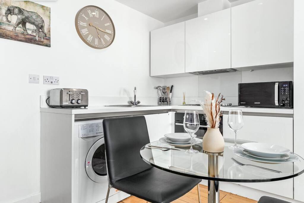 Apartamento Piccadilly Haven, Flat In London Vr12 Exterior foto